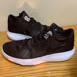 Mens US 11.5 Nike Kyrie Flytrap 2 like new